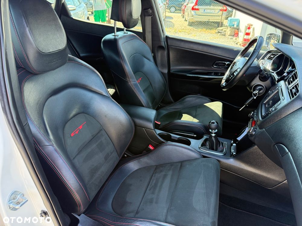 Kia Ceed 1.6 T-GDI GT - 21
