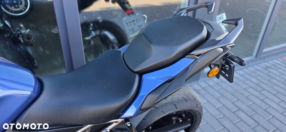 Suzuki GSX - 38