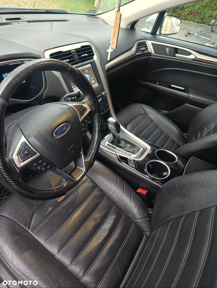 Ford Fusion - 5