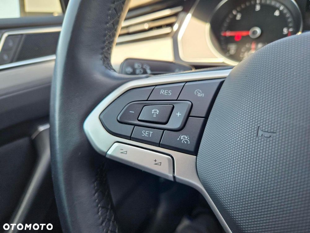 Volkswagen Passat - 15