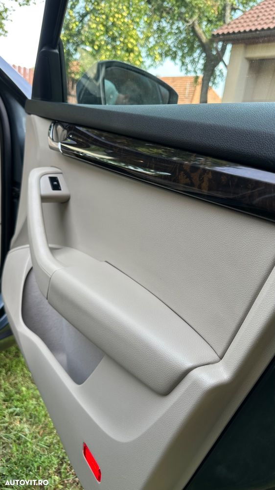 Skoda Octavia 2.0 TDI 4x4 ELEGANCE - 9