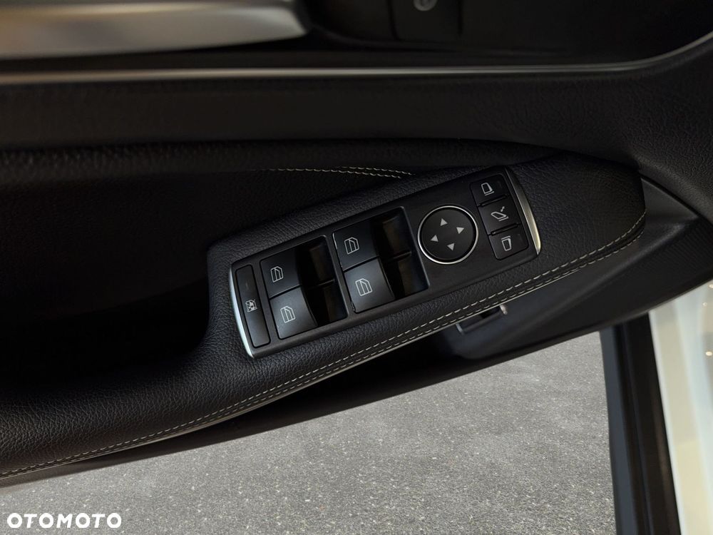 Mercedes-Benz GLA - 28