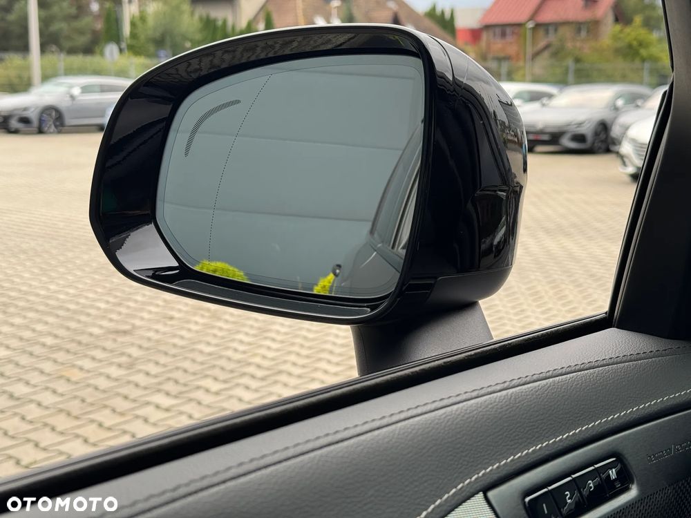 Volvo XC 90 B5 D AWD Ultimate Dark - 19
