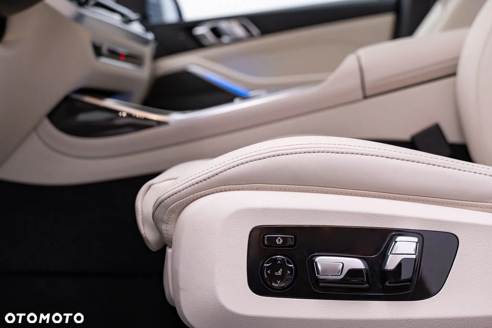 BMW X7 - 32