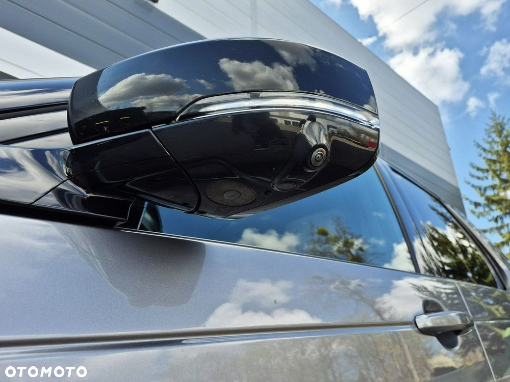 Land Rover Discovery 3.0 D300 mHEV R-Dynamic HSE - 16