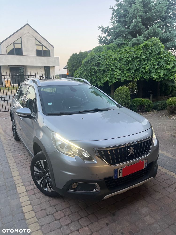 Peugeot 2008 1.2 Pure Tech Signature - 2