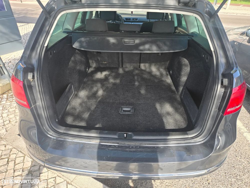VW Passat Variant 2.0 TDI Confortline DSG - 9