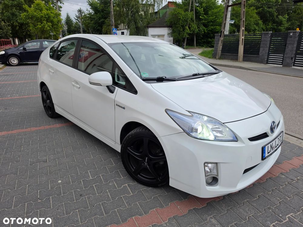 Toyota Prius 1.8 HSD Sol - 9