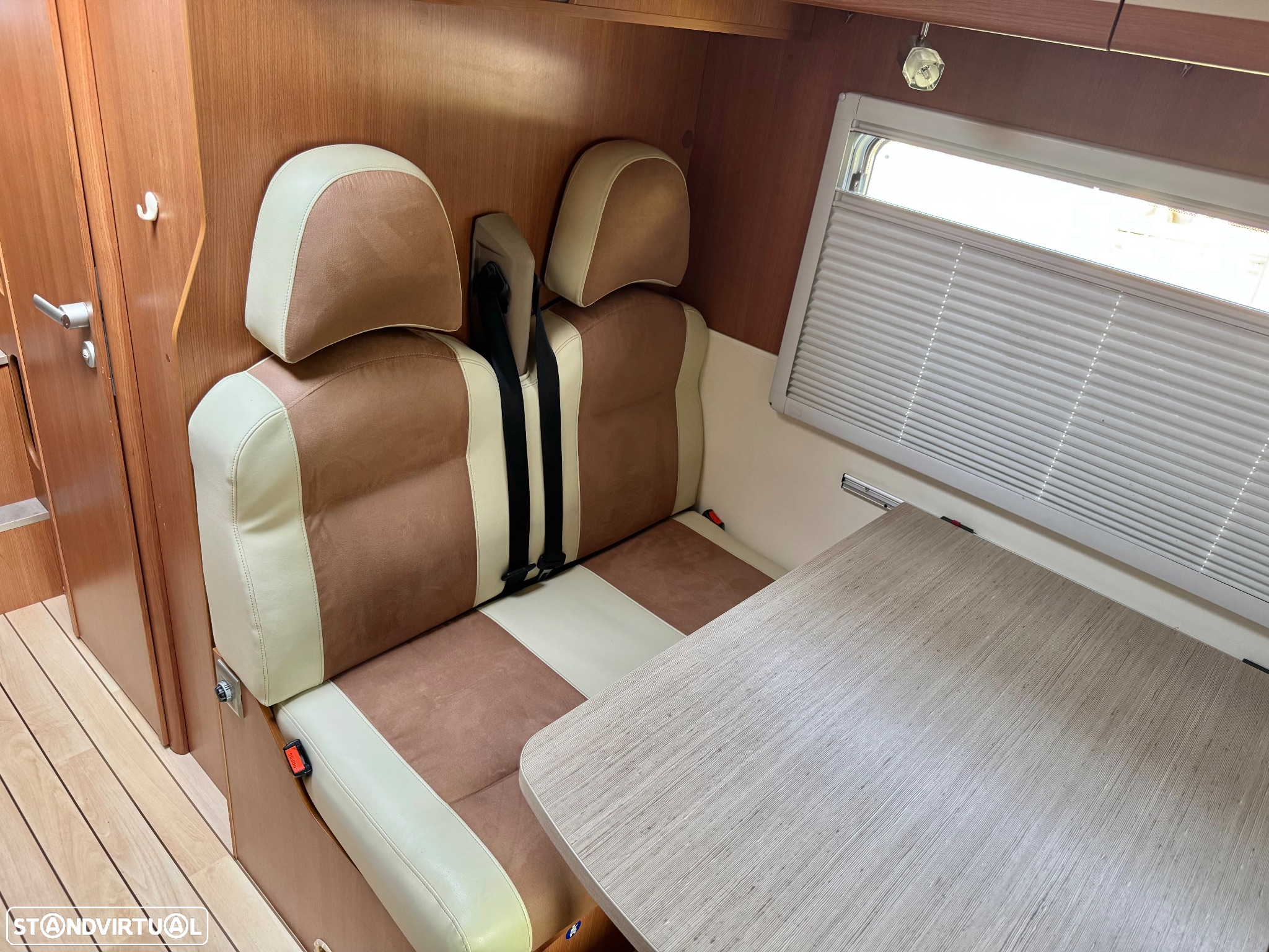 Pilote Aventura A650 6.47M, 6 lugares - 13