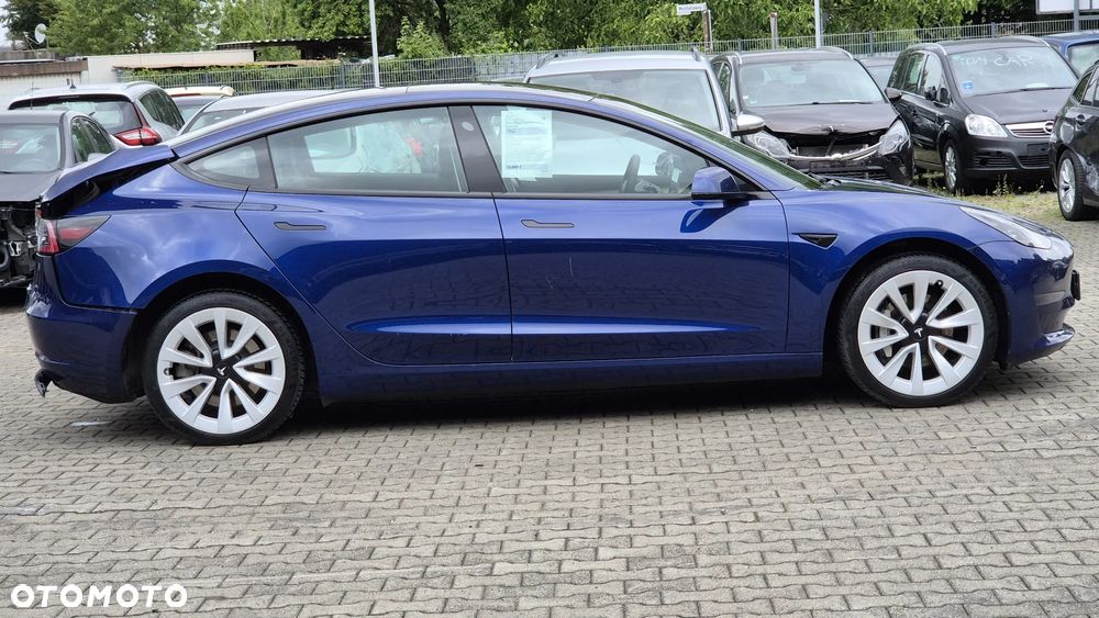 Tesla Model 3 - 8