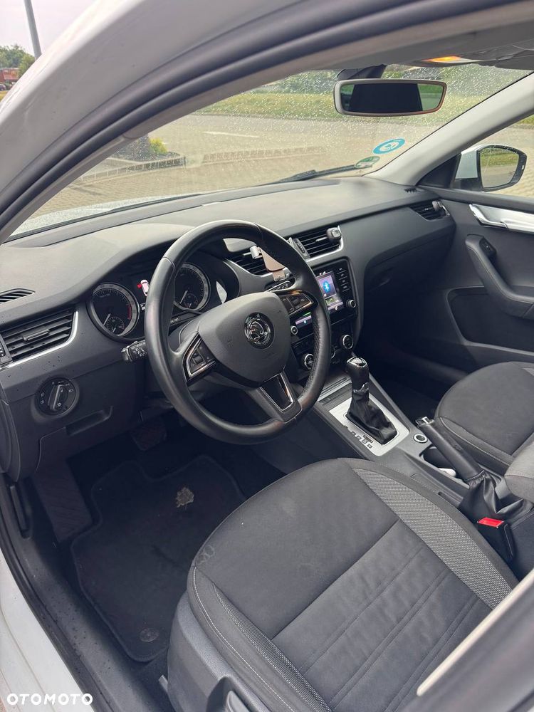 Skoda Octavia 1.6 TDI DSG Clever - 14