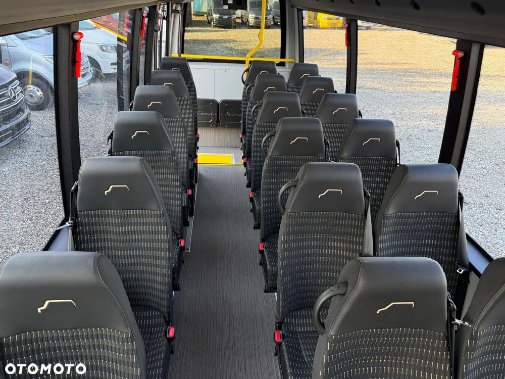 Mercedes-Benz Sprinter 519 - 19