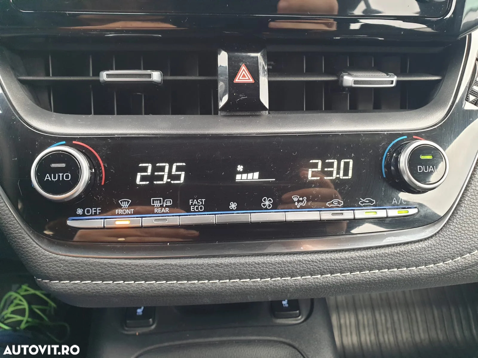 Toyota Corolla 1.8 HSD Dynamic - 26