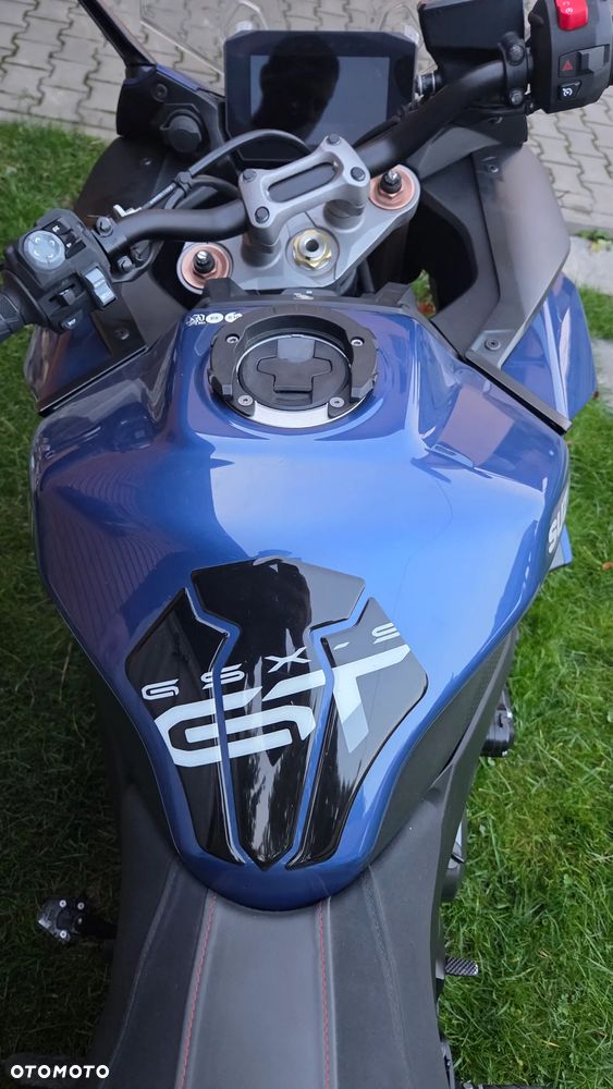 Suzuki GSX 1000 - 4