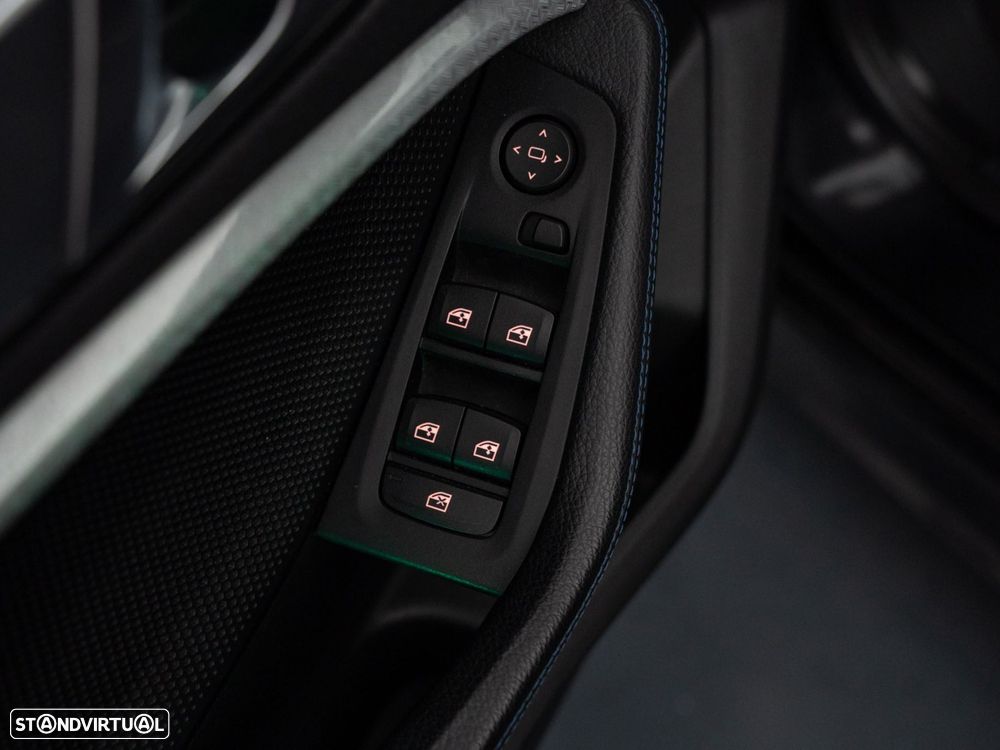 BMW 118 i Pack Desportivo M Auto - 17