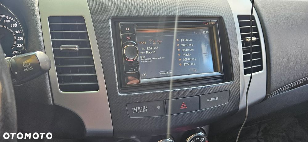 Mitsubishi Outlander - 23