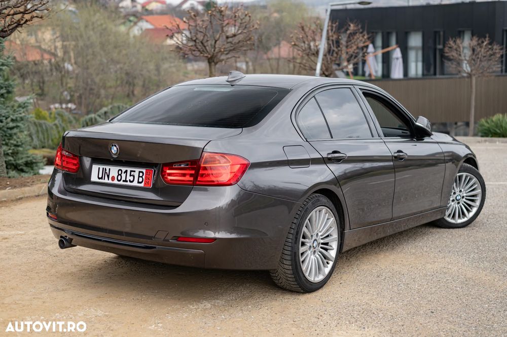 BMW Seria 3 320d Aut. - 11