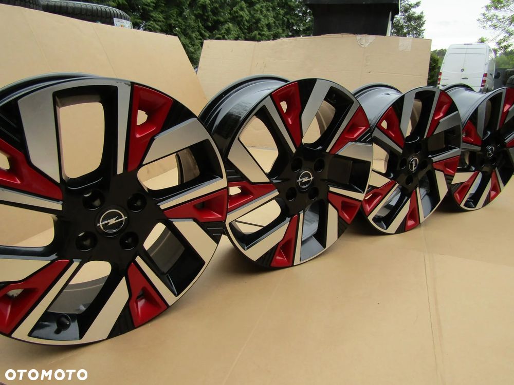 4x Felgi Aluminiowe 18 Opel Mokka II B Corsa F Peugeot 2008 II 2008 5008 Citroen DS3 DS4 C4 Cactus C3 II III 7 j 4x108 ET35 - 26