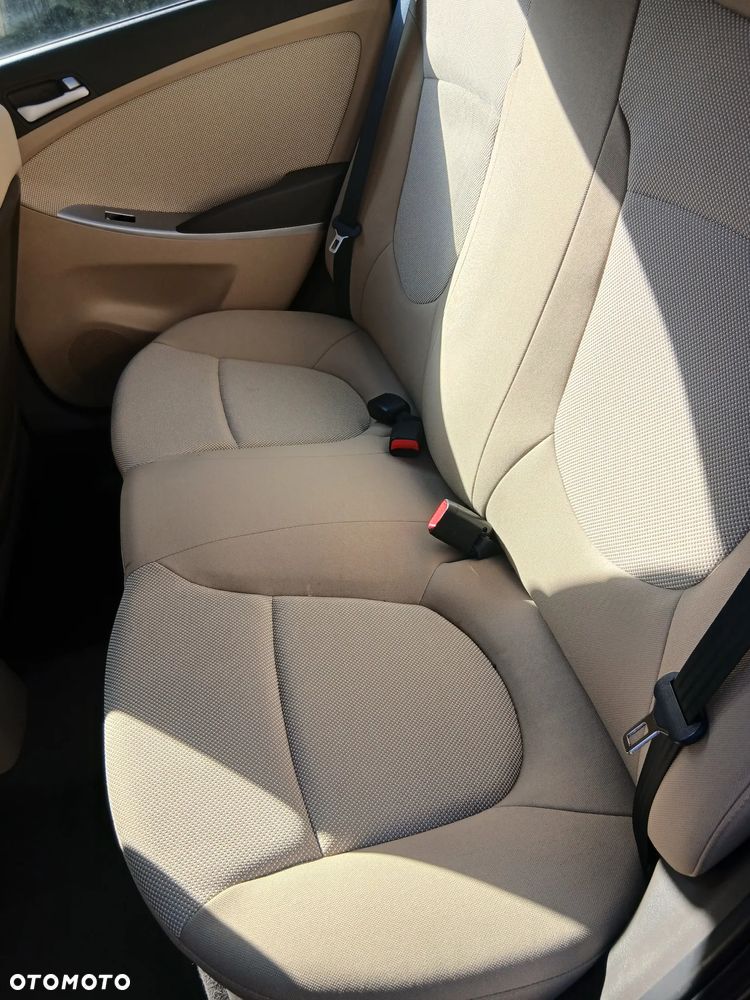 Hyundai Accent - 9