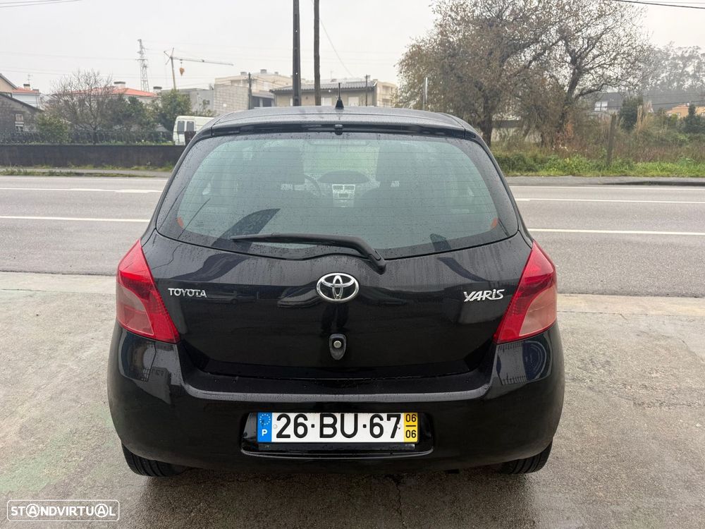 Toyota Yaris 1.0 Sol AC - 6