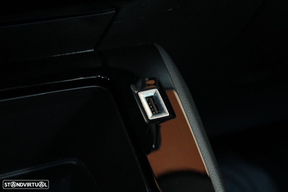 Peugeot 208 1.2 PureTech Allure - 28