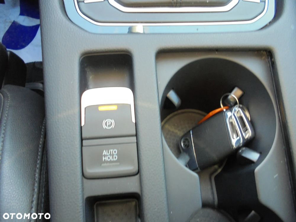 Volkswagen Passat Variant 2.0 TDI SCR BlueMotion Highline - 20