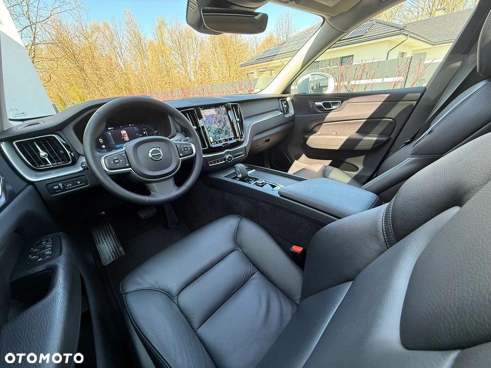Volvo XC 60 T6 AWD Plug-in Hybrid Plus Bright - 29