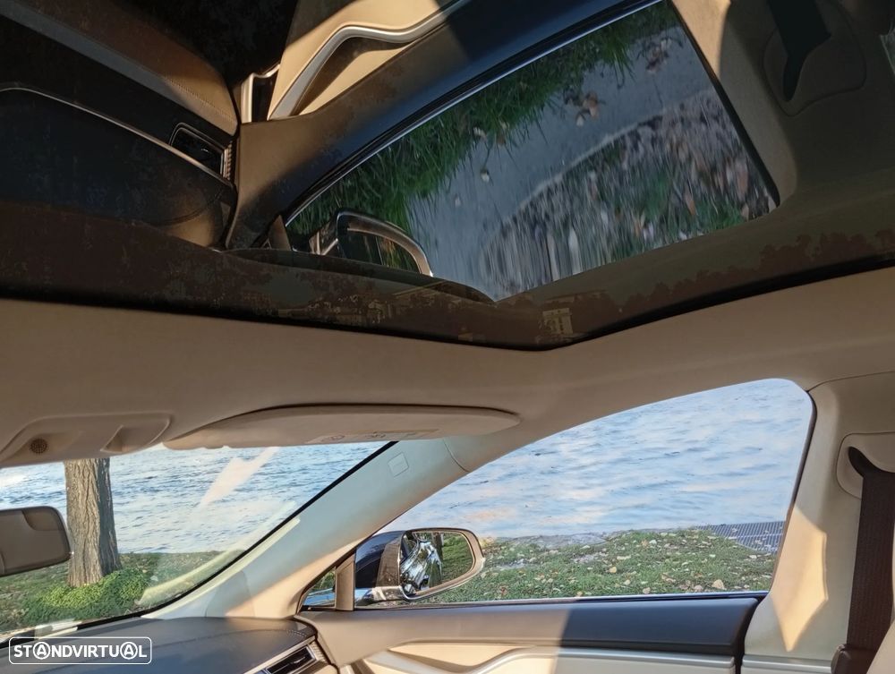 Tesla Model S - 44