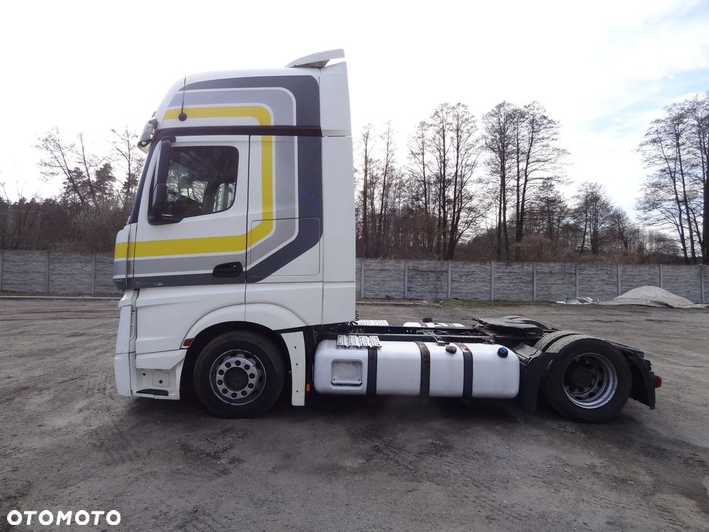 Mercedes-Benz ACTROS - 8