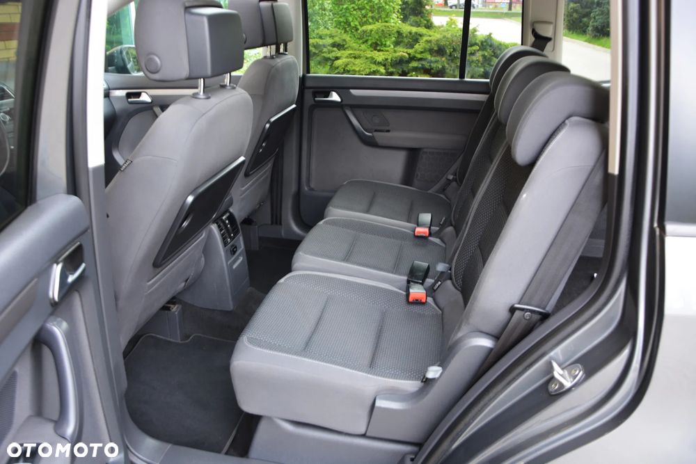 Volkswagen Touran 2.0 TDI DPF BlueMotion Technology Highline - 19