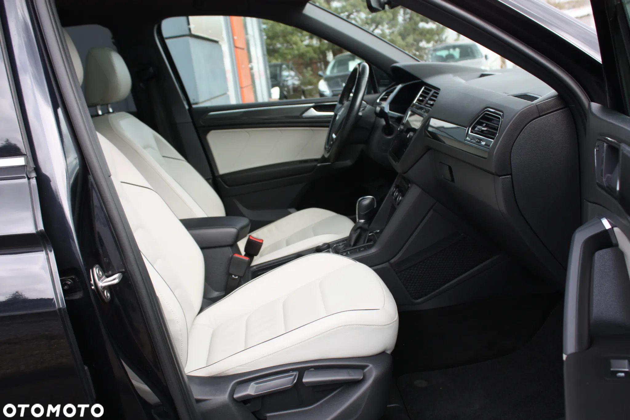 Volkswagen Tiguan Allspace 2.0 TSI 4Mot Highline DSG - 32