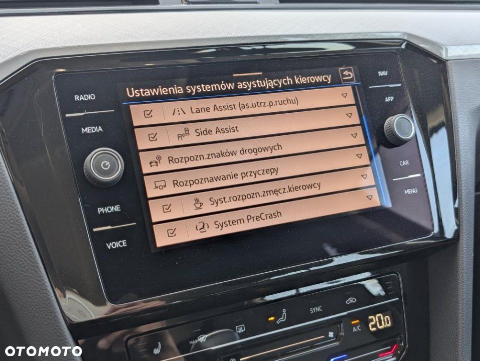 Volkswagen Passat - 27