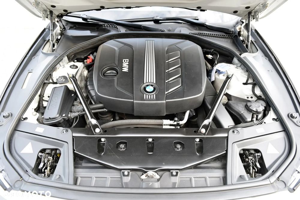 BMW Seria 5 520d - 32