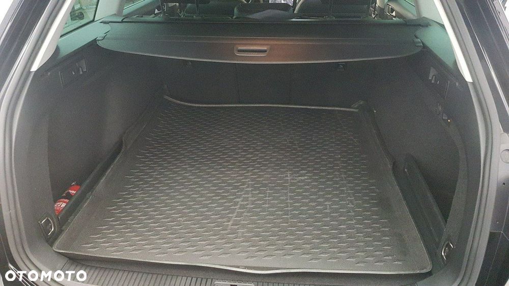 Volkswagen Passat - 17