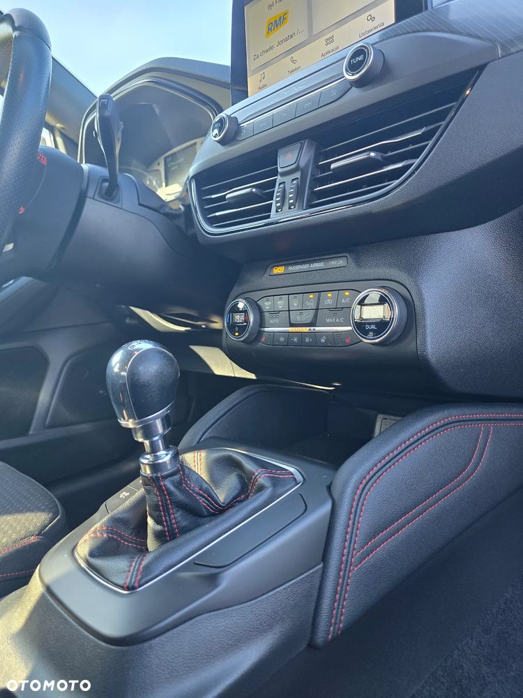 Ford Focus 1.5 EcoBoost ST-Line - 39