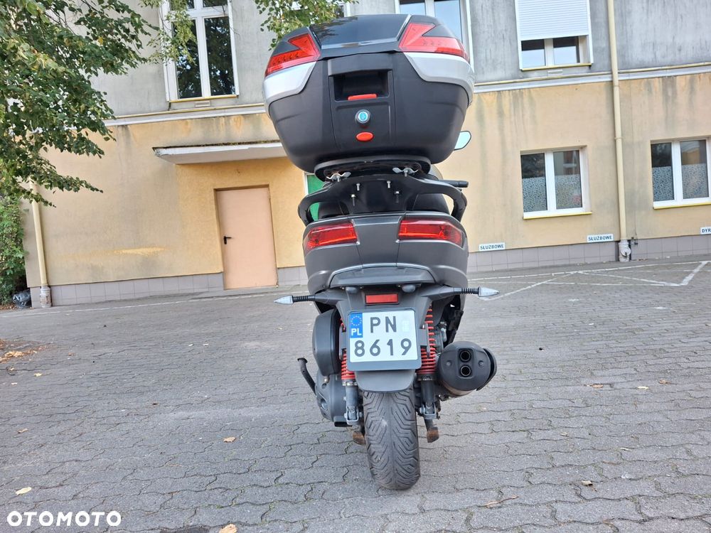 Piaggio MP-3 - 4