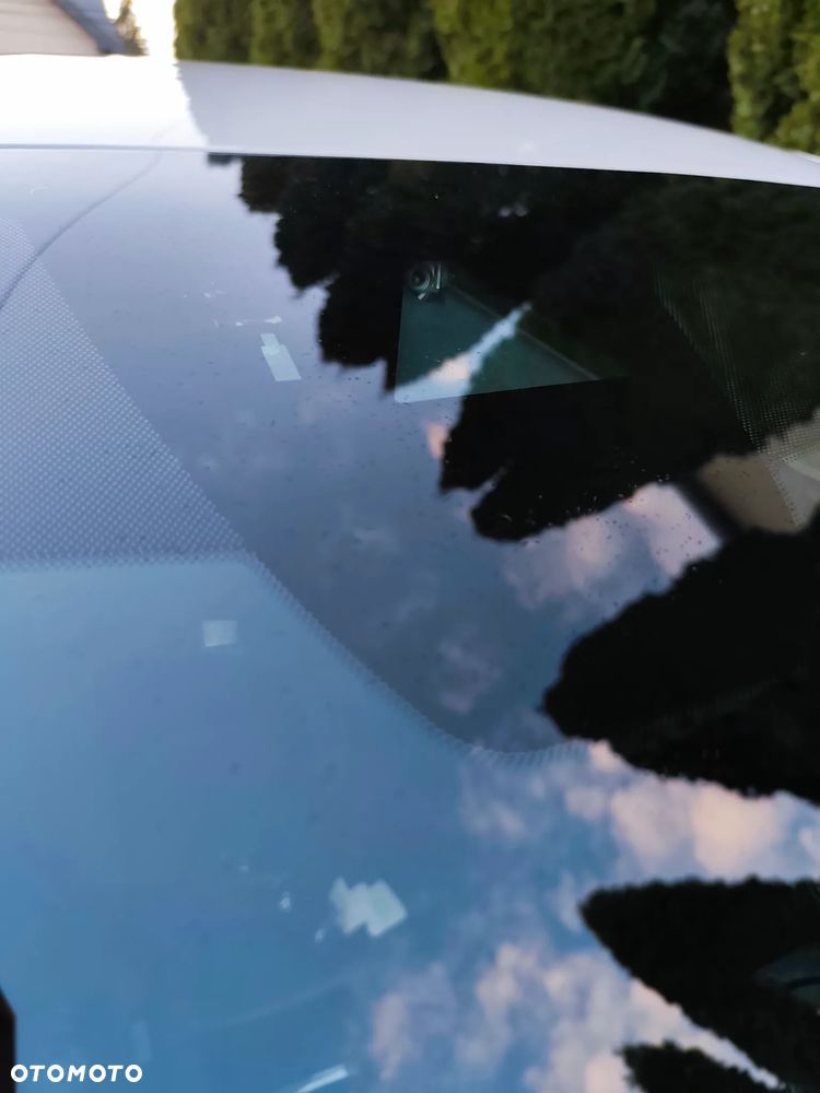 Mazda 3 e-SKYACTIV-G 122 M HYBRID EXCLUSIVE-LINE - 32