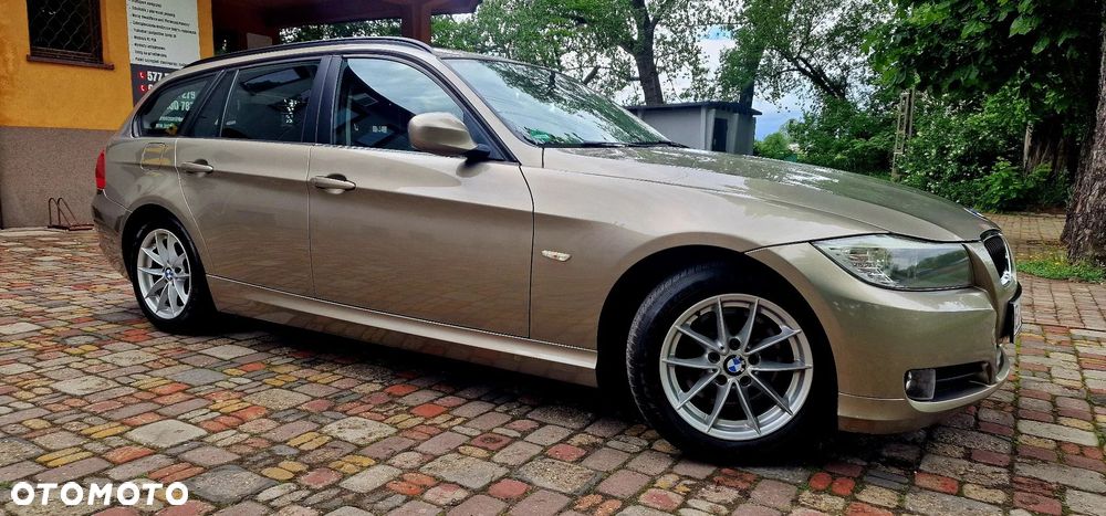 BMW Seria 3 320d DPF Edition Sport - 28