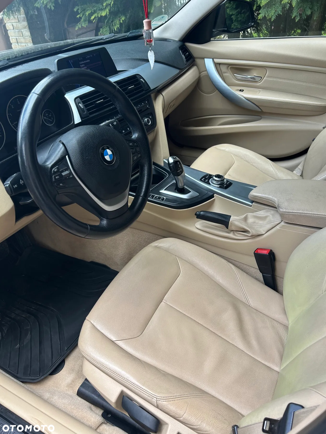 BMW Seria 3 318d Touring Luxury Line - 4