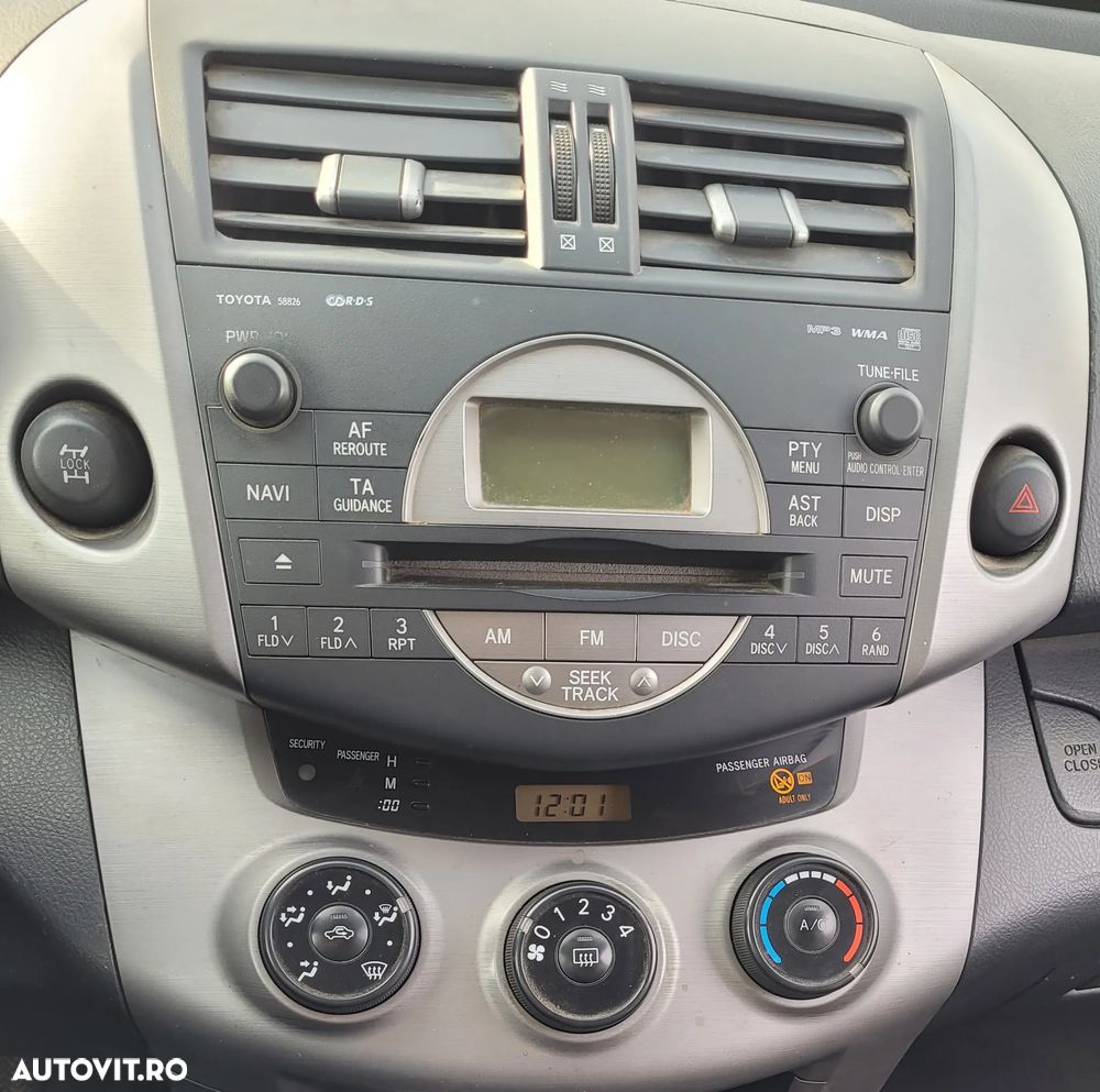 Toyota RAV4 2.0 Confort - 11