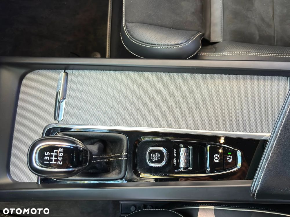 Volvo XC 60 D3 R-Design - 23