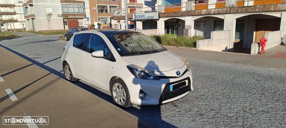 Toyota Yaris ver-1-5-hsd-comfort - 4