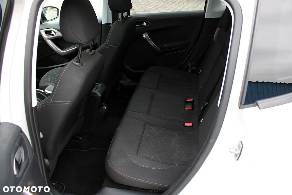 Peugeot 2008 - 14