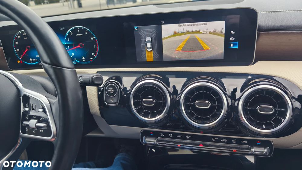 Mercedes-Benz CLA 220 7G-DCT - 12