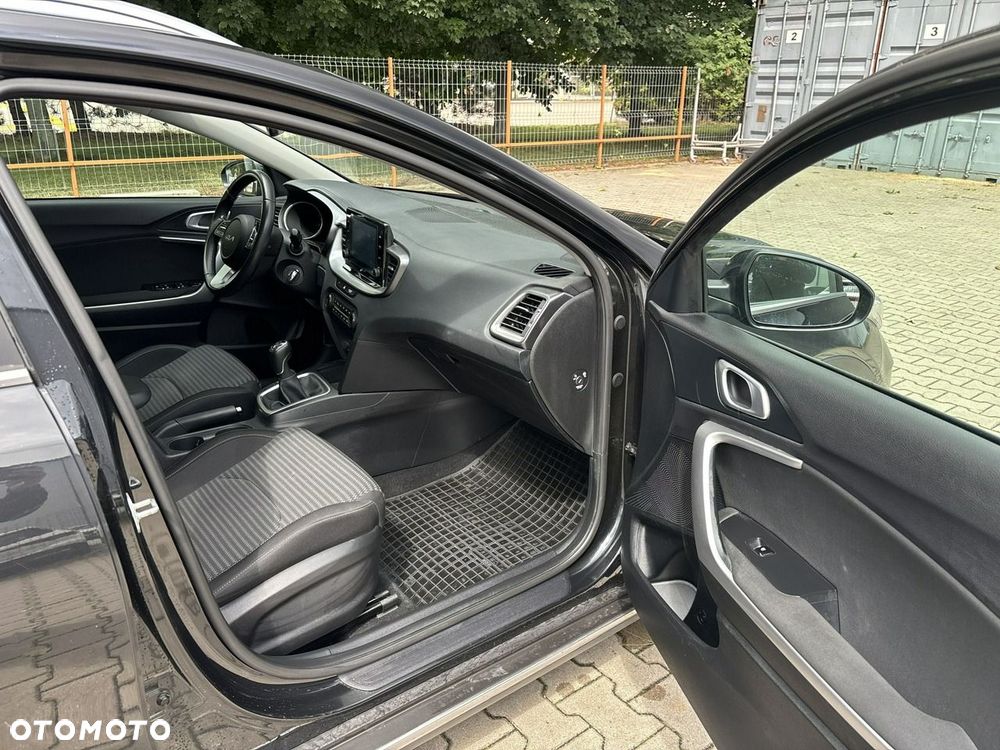 Kia XCeed 1.5 T-GDI M - 16