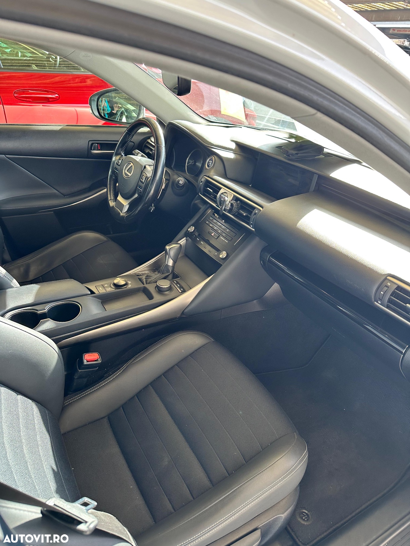 Lexus Seria IS 300h Aut. Business - 6