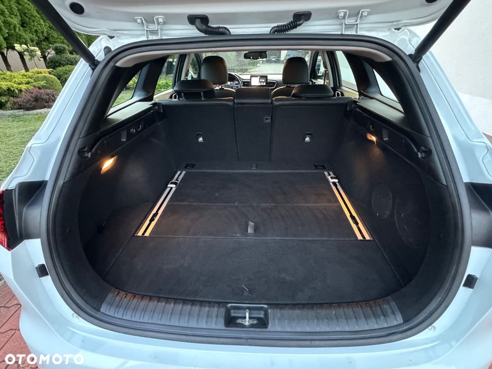 Kia Ceed - 27