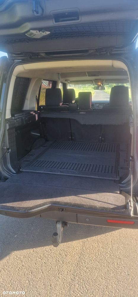 Land Rover Discovery 3.0D V6 SE - 9