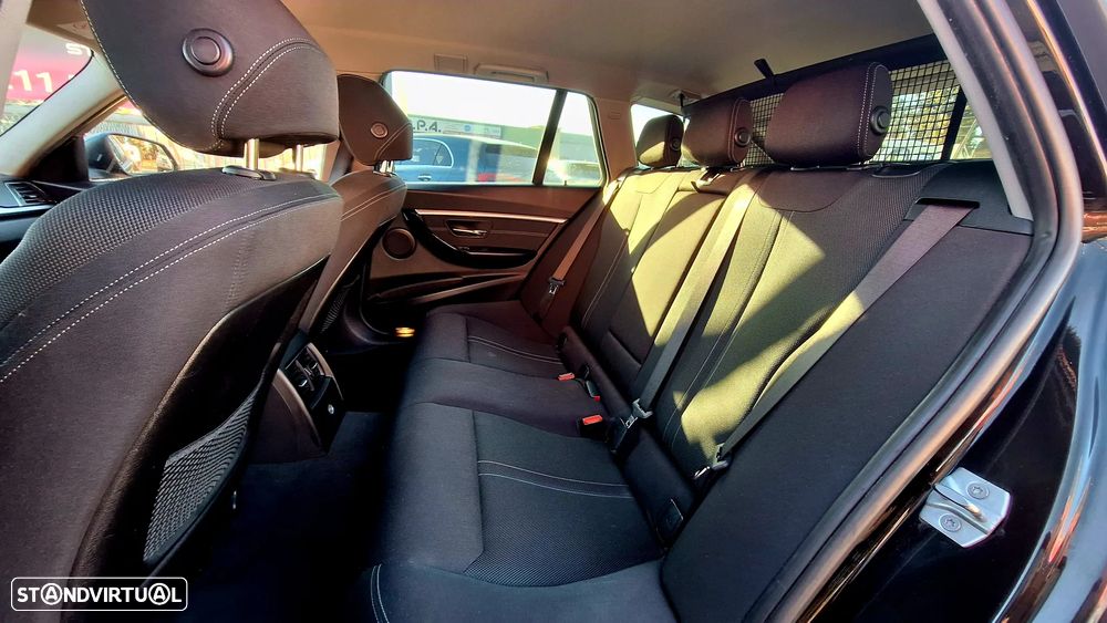 BMW 320 d Aut. Sport Line - 12