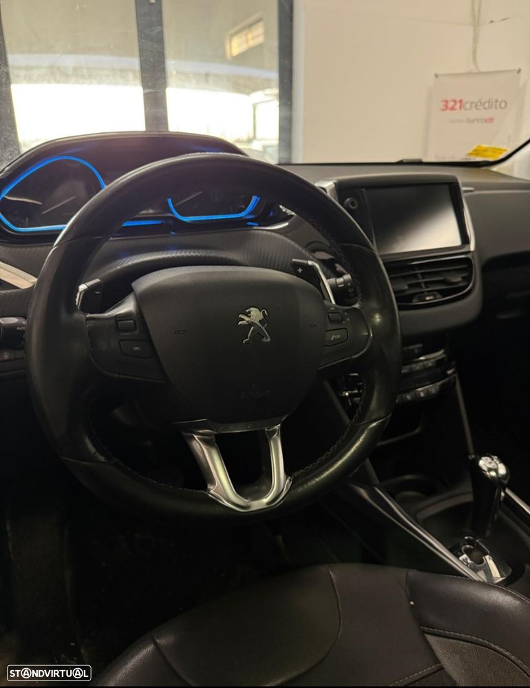 Peugeot 2008 PureTech 82 ETG5 STOP&START Allure - 4